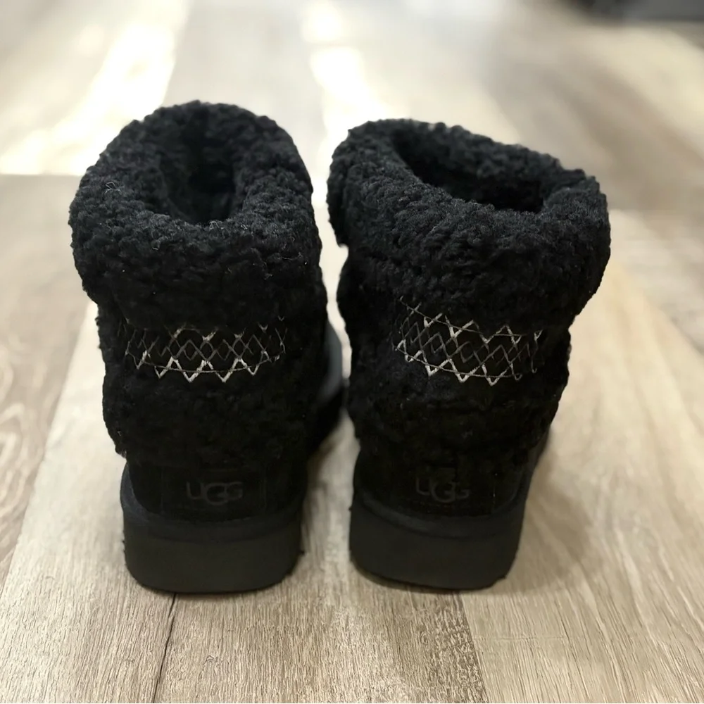 NEW Ugg Mini UGGbraid size 6